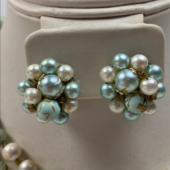 Vintage Japan faux pearl necklace & clip earrings - Picture 3 of 9